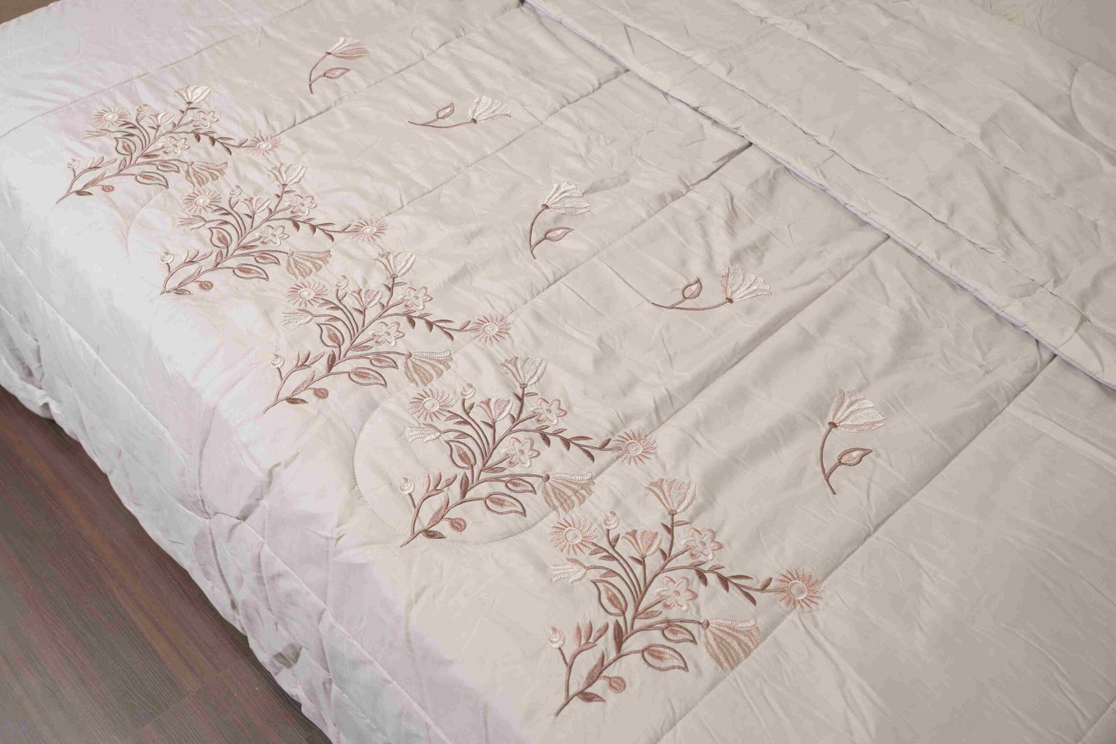 Comforter - Image 4