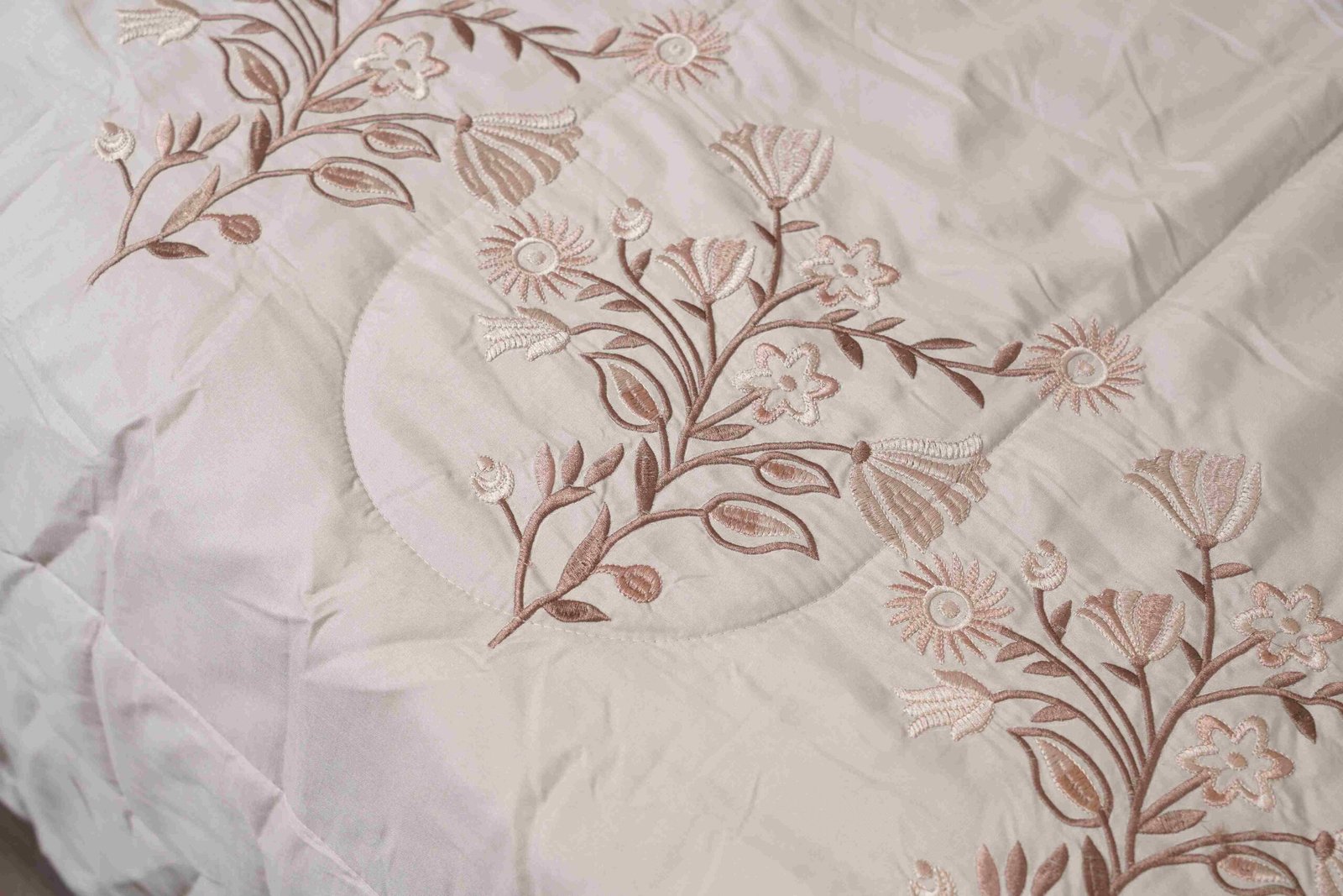 Comforter - Image 3