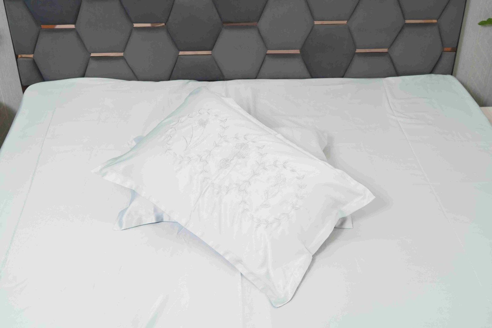 Bed Sheet - Image 4