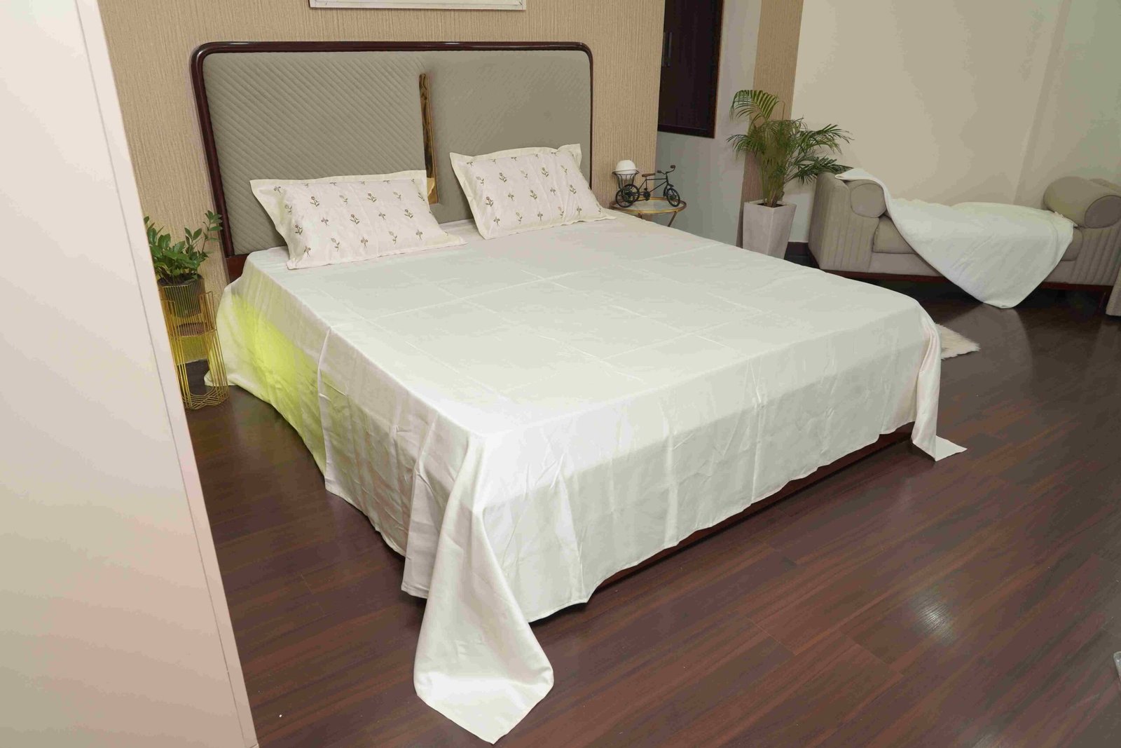 Bed Sheet - Image 2