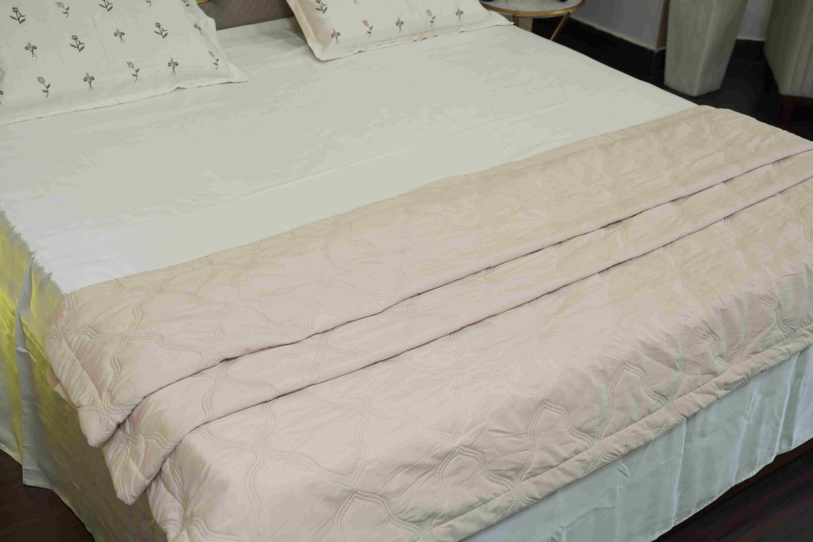 Comforter - Image 2